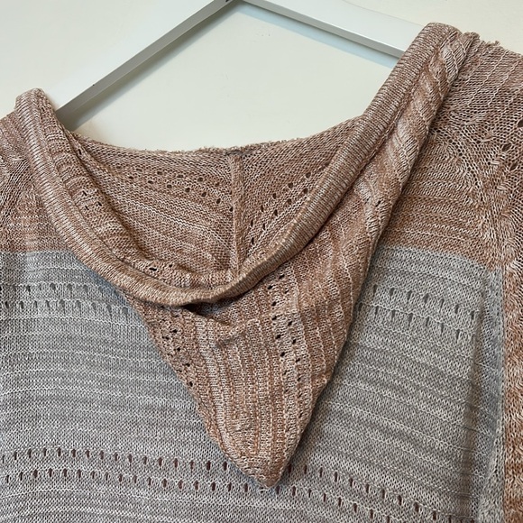 Collection by Cezele Colorblock Knit Sweater, Medium - Picture 6 of 8